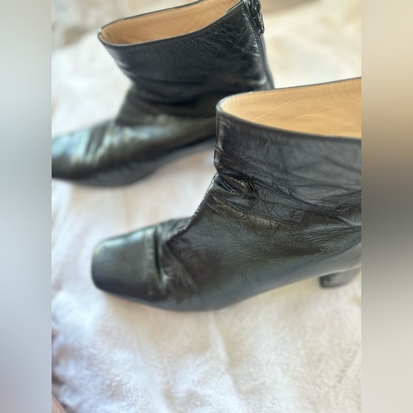 Stuart Weitzman size 8 black heeled ankle booties - Picture 6 of 6